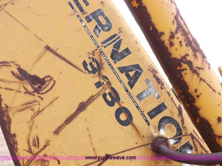 image for item H1878 International 2504 backhoe