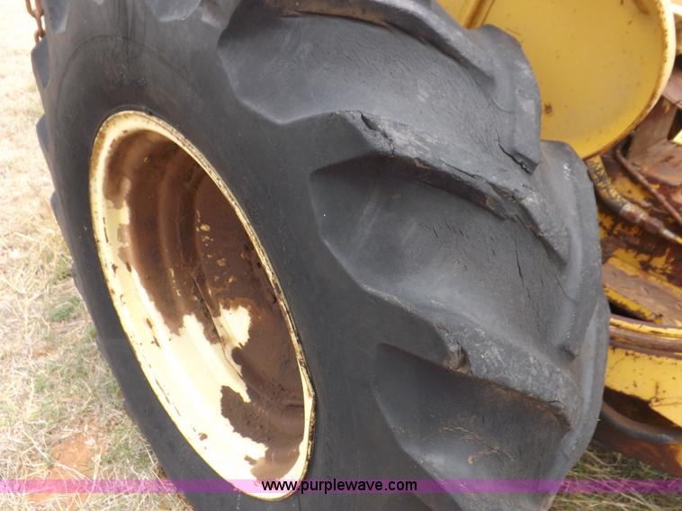 image for item H1878 International 2504 backhoe