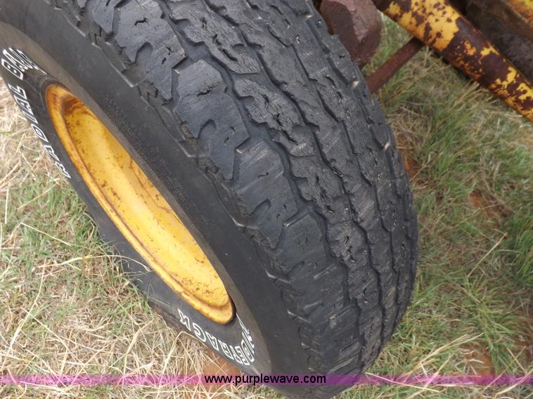 image for item H1878 International 2504 backhoe