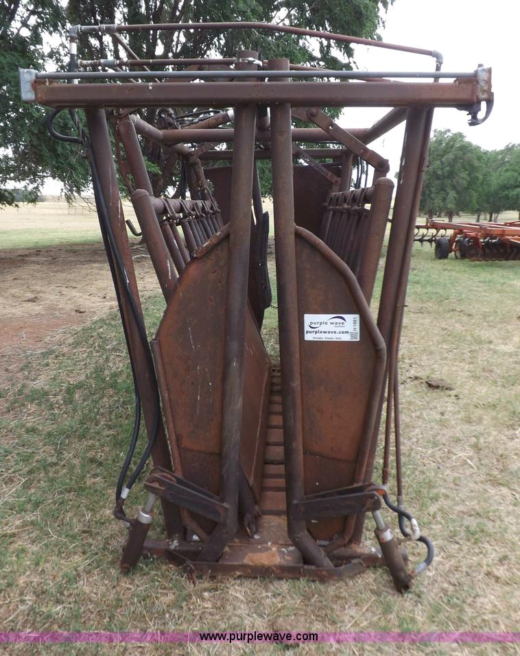 image for item H1881 Shop built squeeze chute