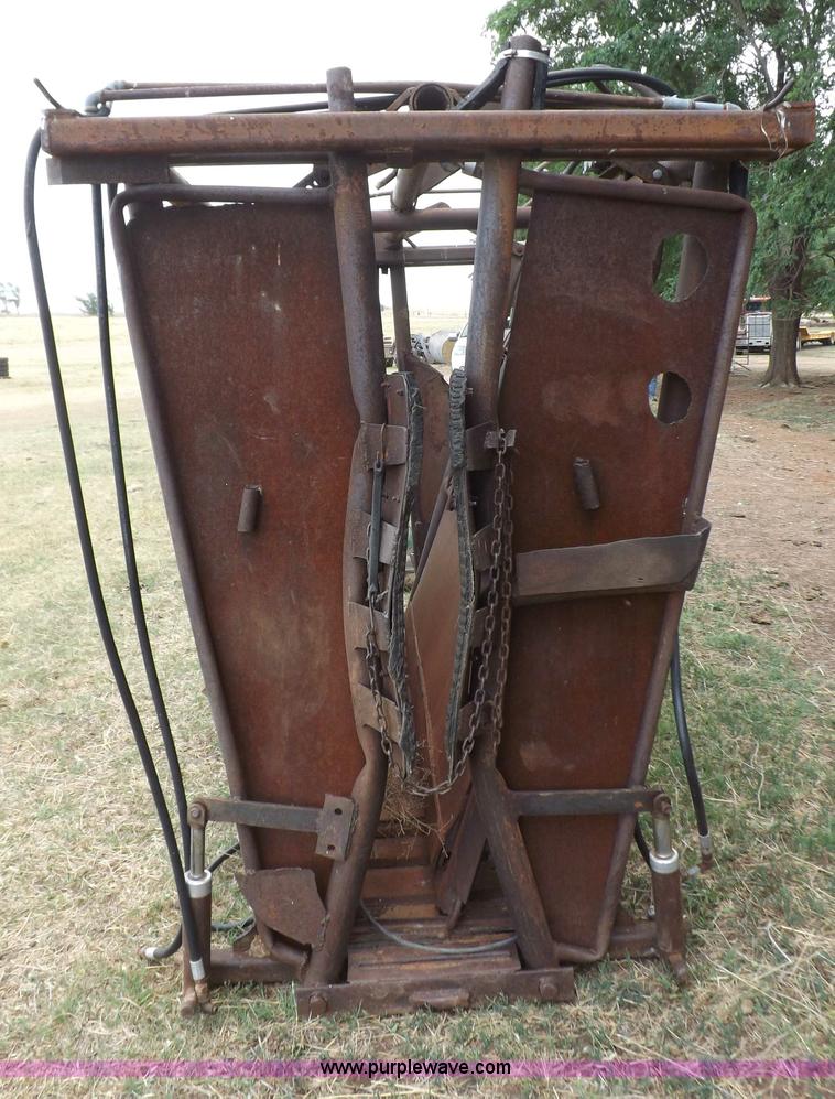 image for item H1881 Shop built squeeze chute