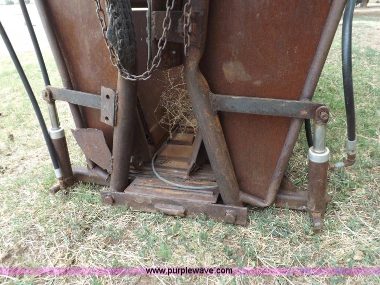 image for item H1881 Shop built squeeze chute