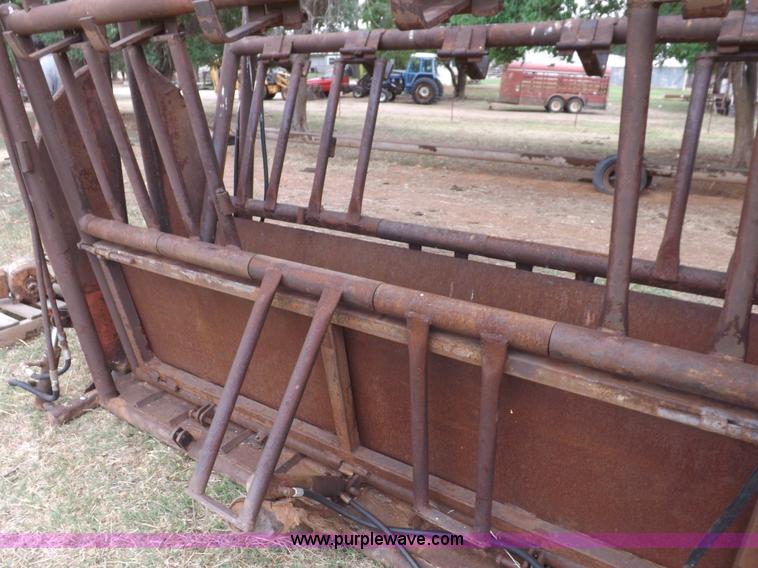 image for item H1881 Shop built squeeze chute