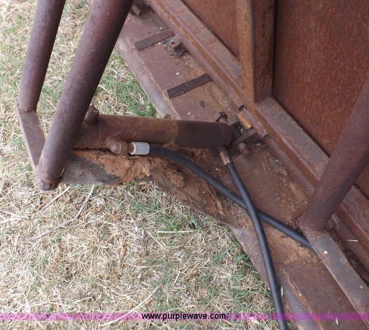 image for item H1881 Shop built squeeze chute