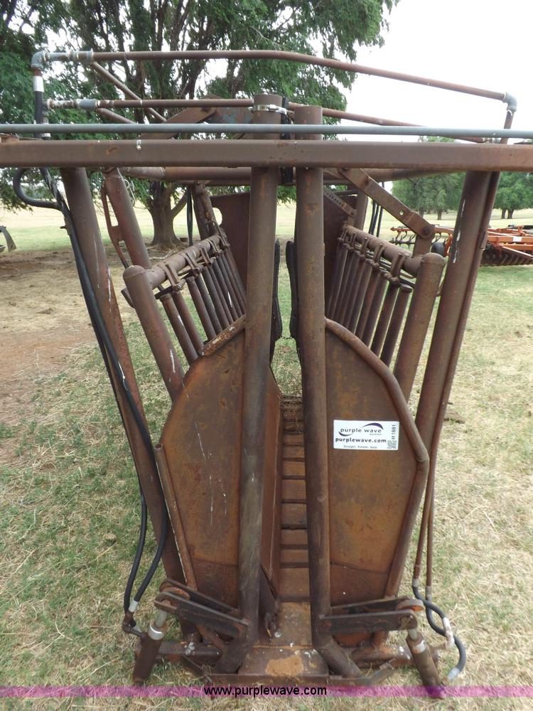 image for item H1881 Shop built squeeze chute