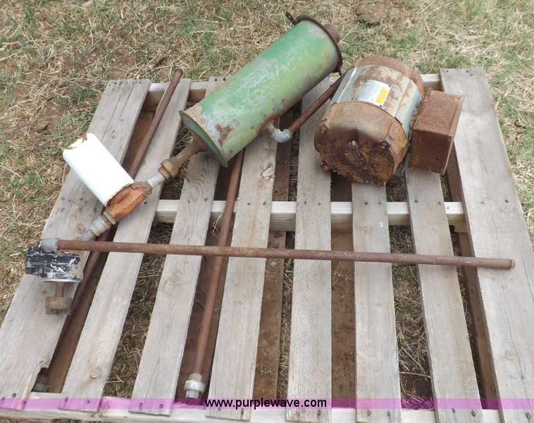 image for item H1881 Shop built squeeze chute