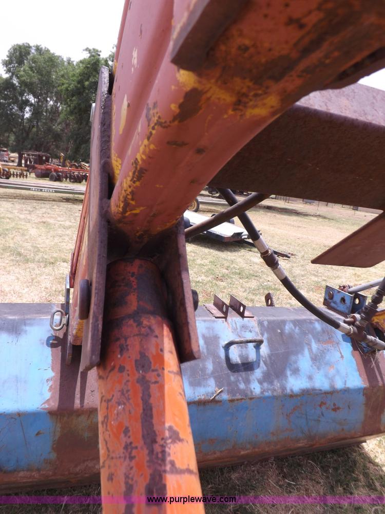 image for item H1886 Front loader