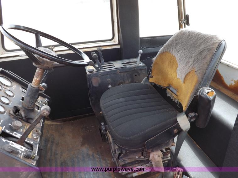 image for item H1891 1979 Case 2470 tractor