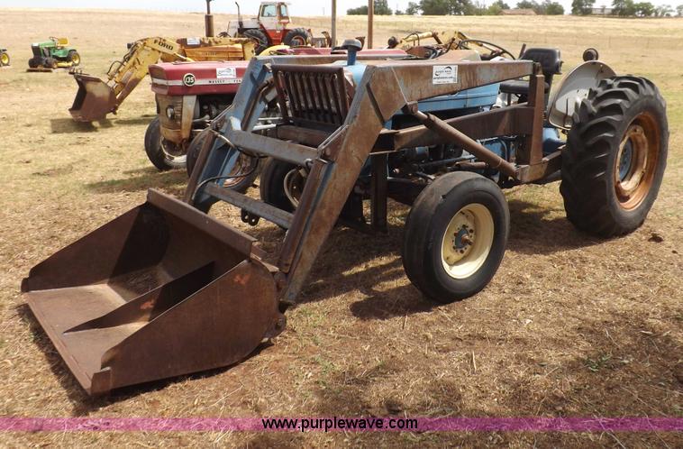 image for item H1892 1970 Ford C1023C tractor