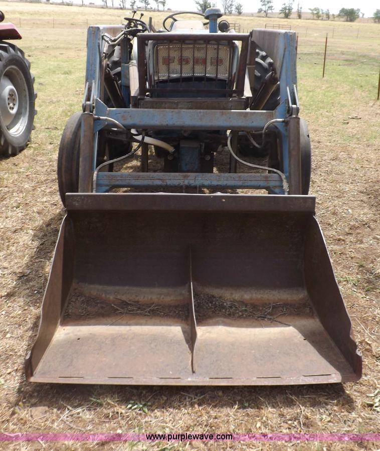 image for item H1892 1970 Ford C1023C tractor