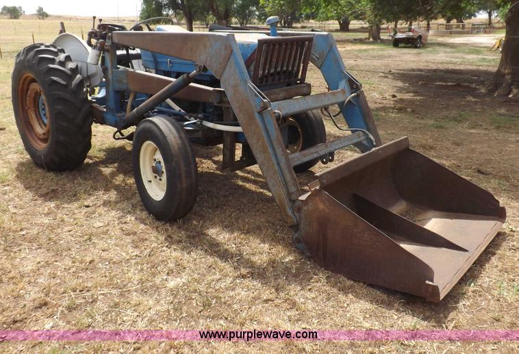 image for item H1892 1970 Ford C1023C tractor