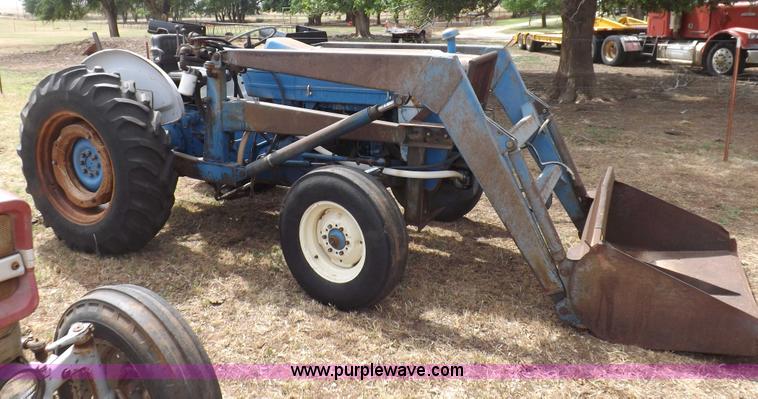 image for item H1892 1970 Ford C1023C tractor