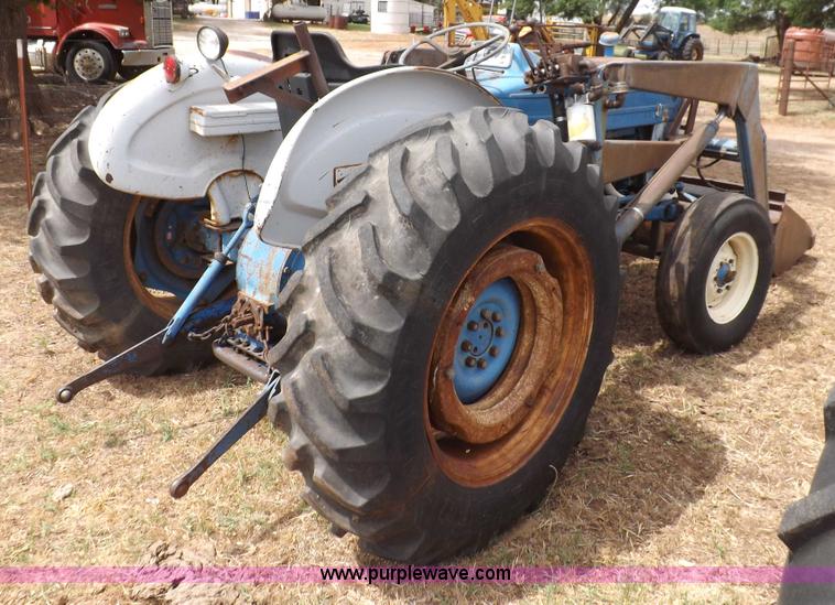 image for item H1892 1970 Ford C1023C tractor