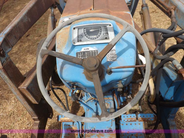 image for item H1892 1970 Ford C1023C tractor