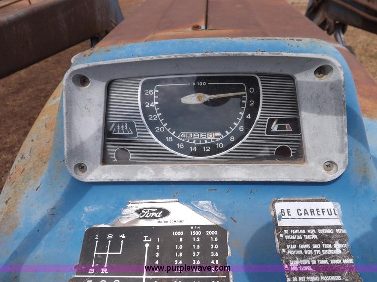 image for item H1892 1970 Ford C1023C tractor