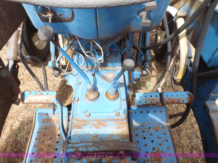 image for item H1892 1970 Ford C1023C tractor