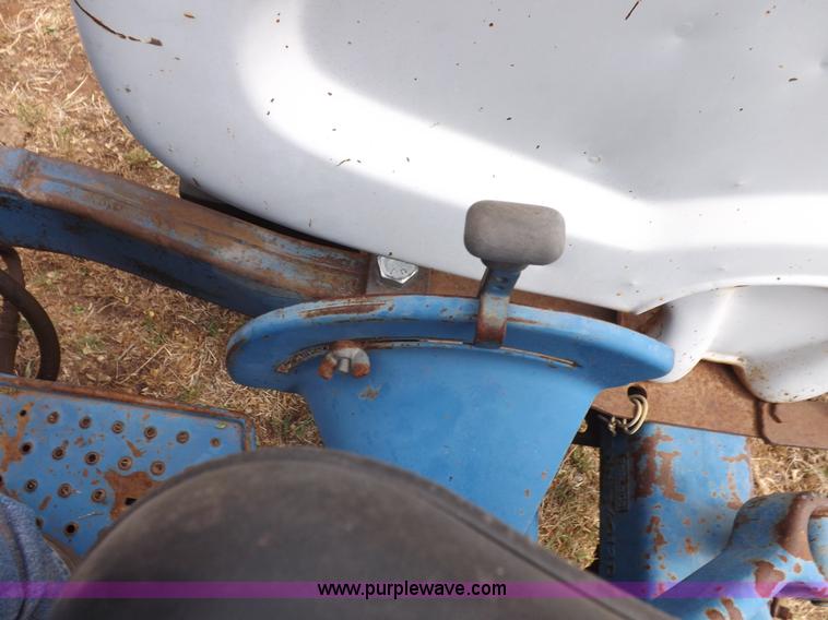 image for item H1892 1970 Ford C1023C tractor