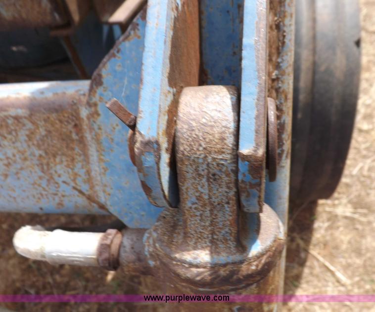 image for item H1892 1970 Ford C1023C tractor