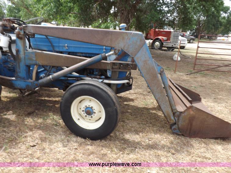 image for item H1892 1970 Ford C1023C tractor