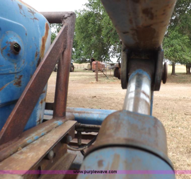 image for item H1892 1970 Ford C1023C tractor