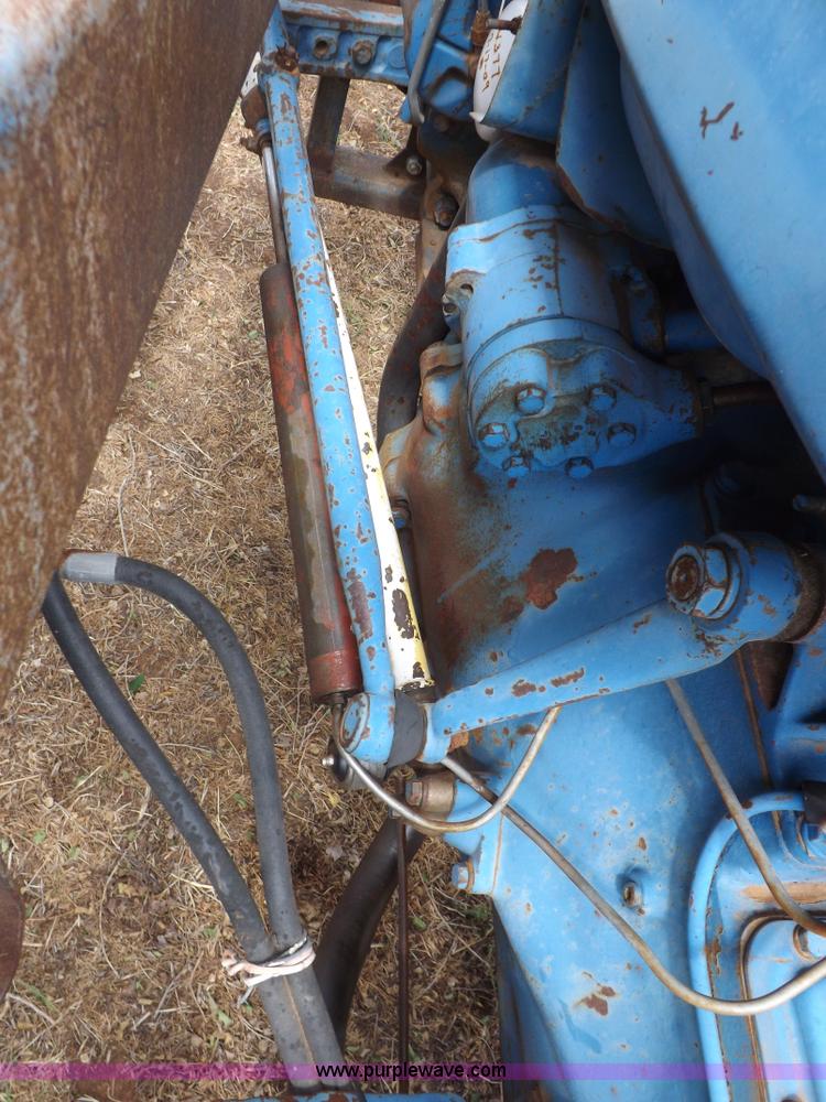 image for item H1892 1970 Ford C1023C tractor