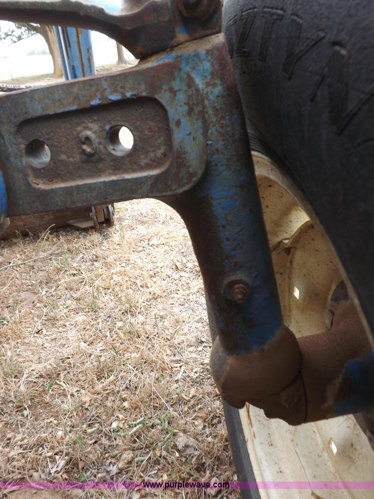 image for item H1892 1970 Ford C1023C tractor