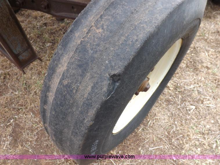 image for item H1892 1970 Ford C1023C tractor