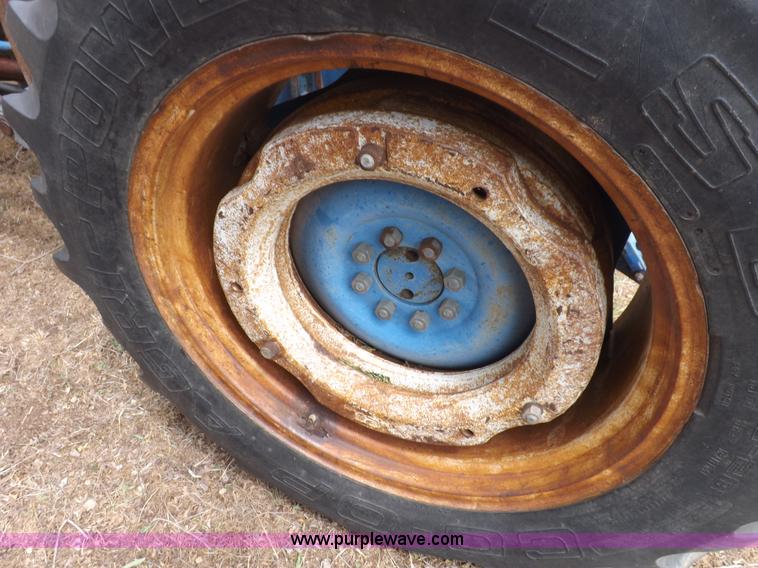 image for item H1892 1970 Ford C1023C tractor