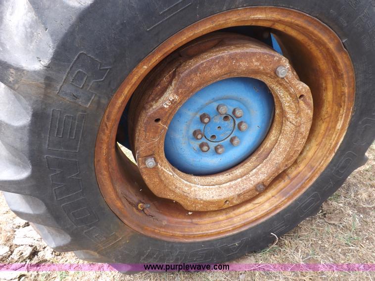 image for item H1892 1970 Ford C1023C tractor