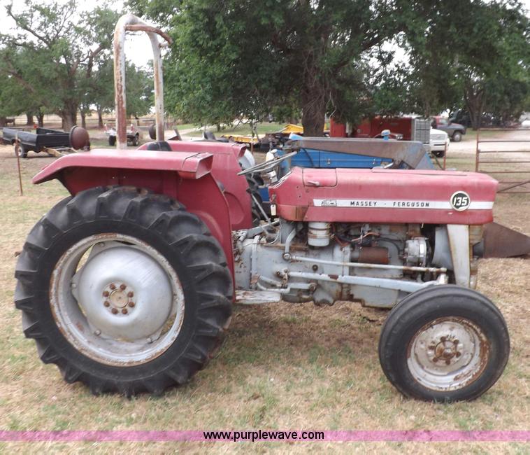 image for item H1894 Massey-Ferguson 135 tractor