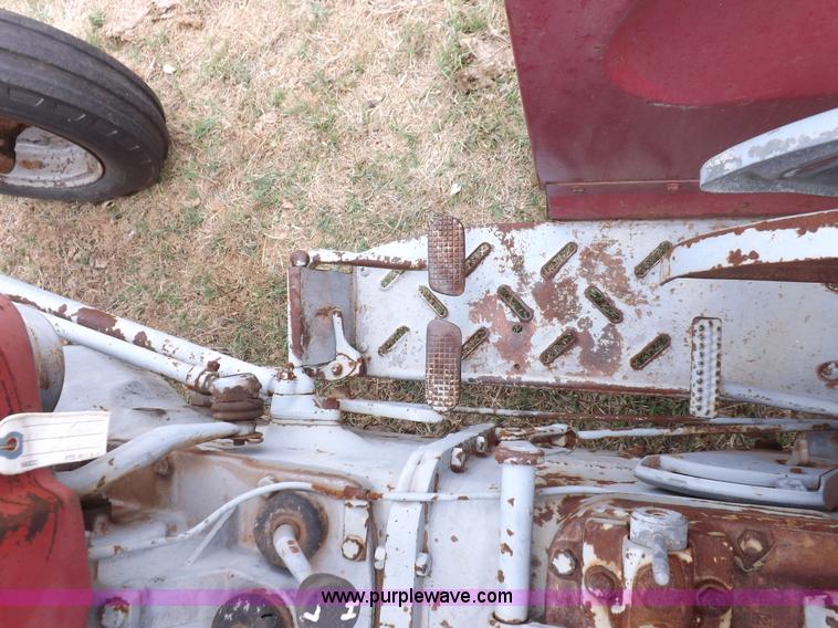 image for item H1894 Massey-Ferguson 135 tractor