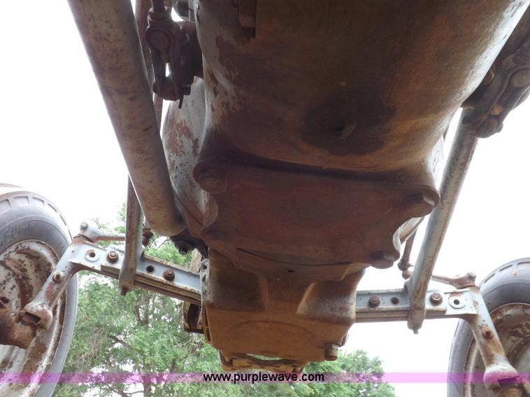 image for item H1894 Massey-Ferguson 135 tractor