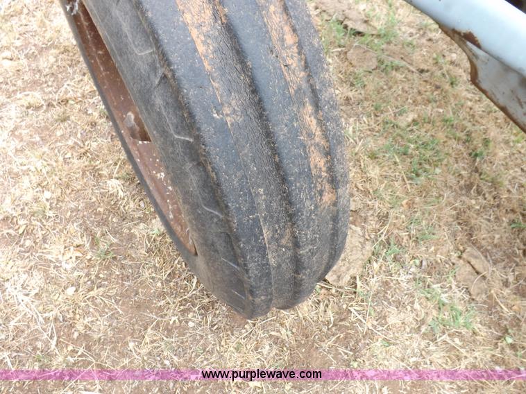 image for item H1894 Massey-Ferguson 135 tractor