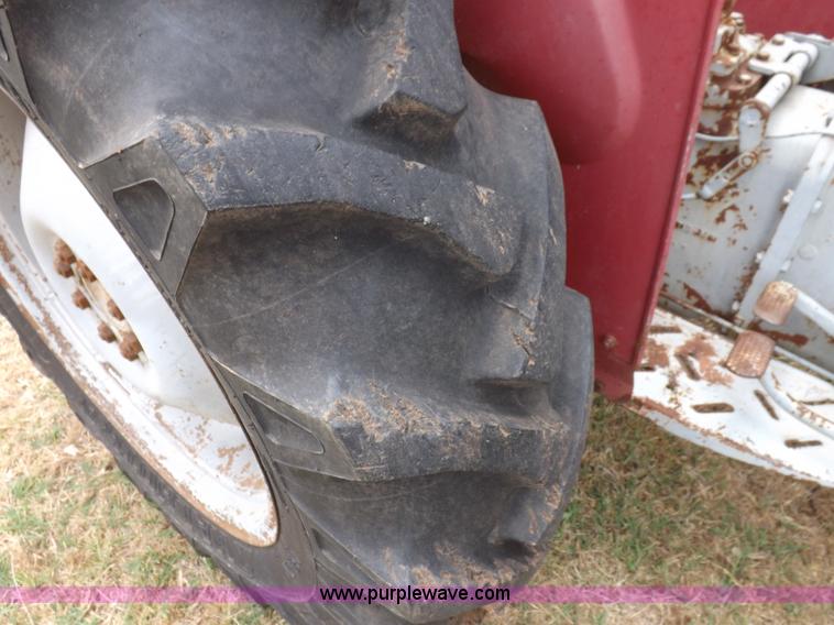 image for item H1894 Massey-Ferguson 135 tractor