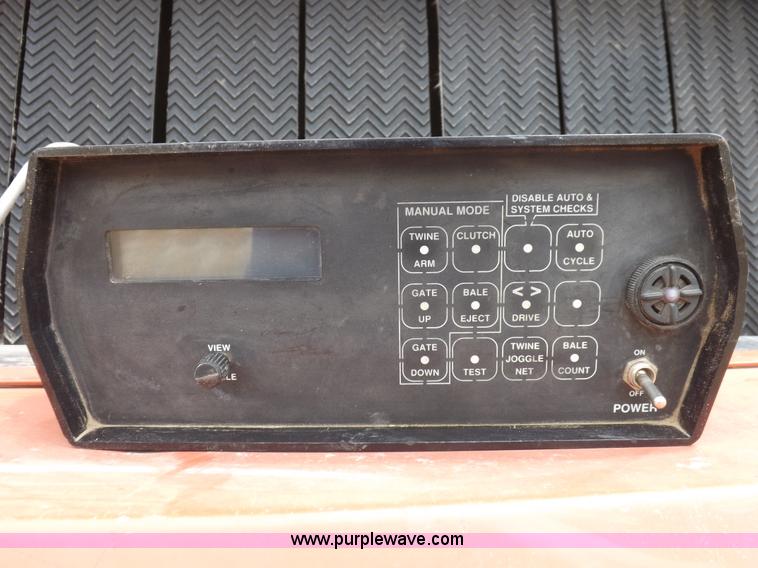 image for item H1901 1991 Hesston 565A round baler