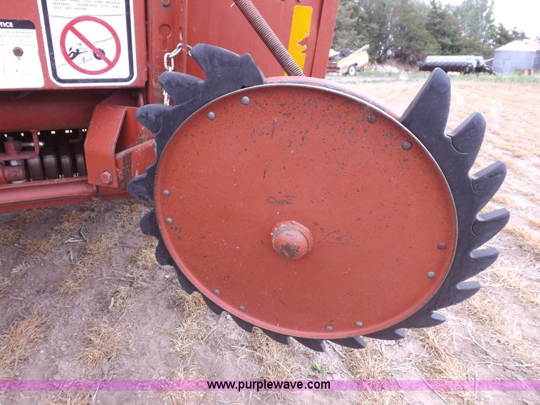 image for item H1901 1991 Hesston 565A round baler