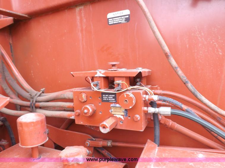 image for item H1901 1991 Hesston 565A round baler