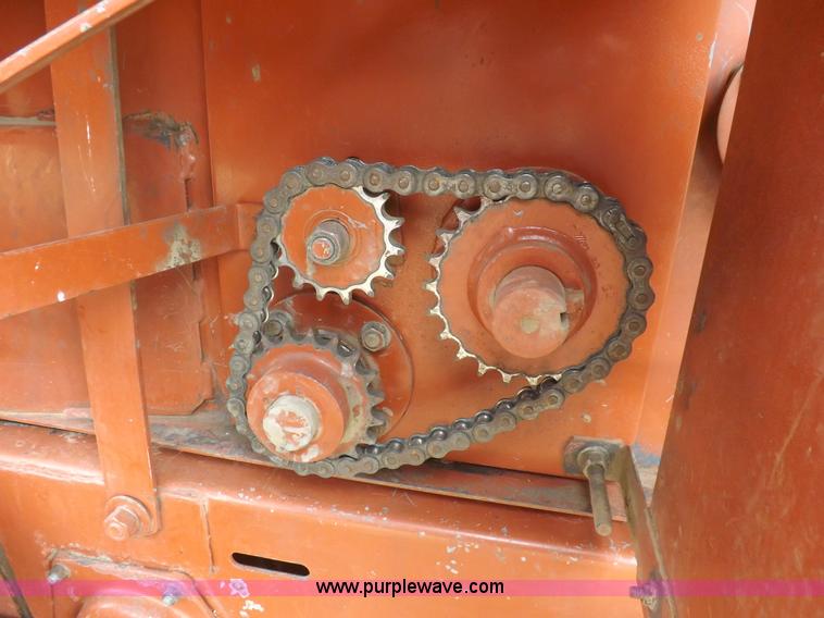 image for item H1901 1991 Hesston 565A round baler