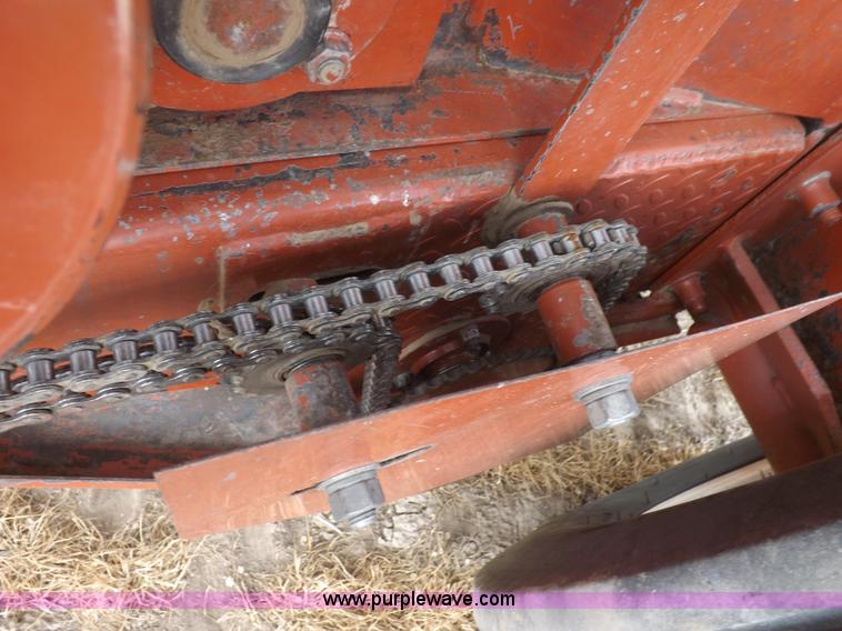 image for item H1901 1991 Hesston 565A round baler