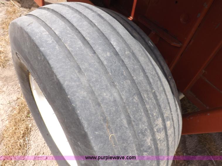 image for item H1901 1991 Hesston 565A round baler