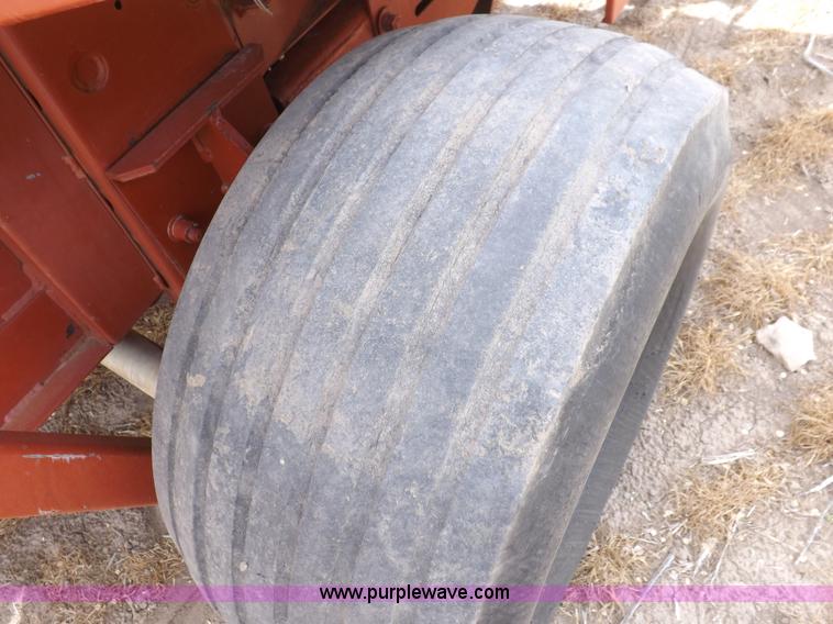 image for item H1901 1991 Hesston 565A round baler