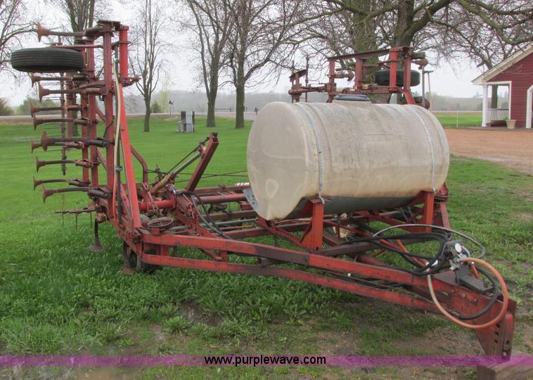 image for item I2622 International 45 Vibrashank field cultivator