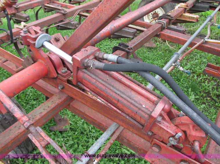 image for item I2622 International 45 Vibrashank field cultivator