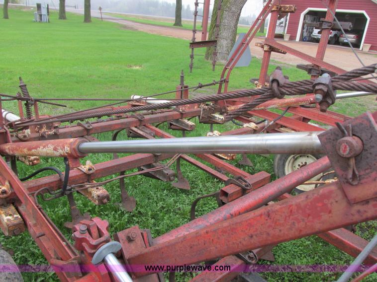 image for item I2622 International 45 Vibrashank field cultivator
