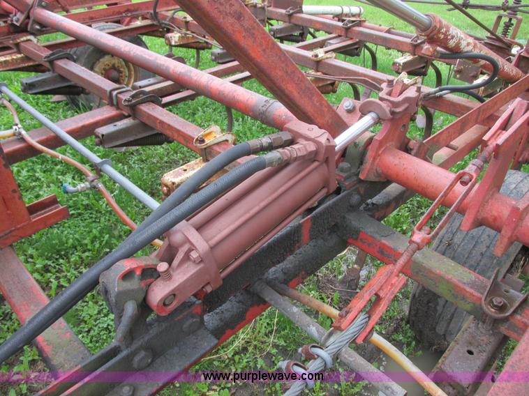 image for item I2622 International 45 Vibrashank field cultivator