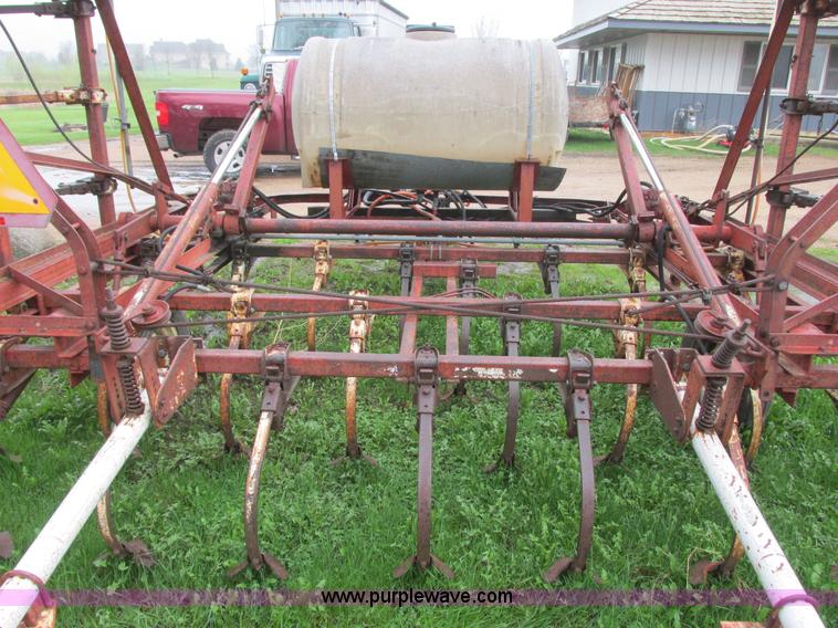 image for item I2622 International 45 Vibrashank field cultivator