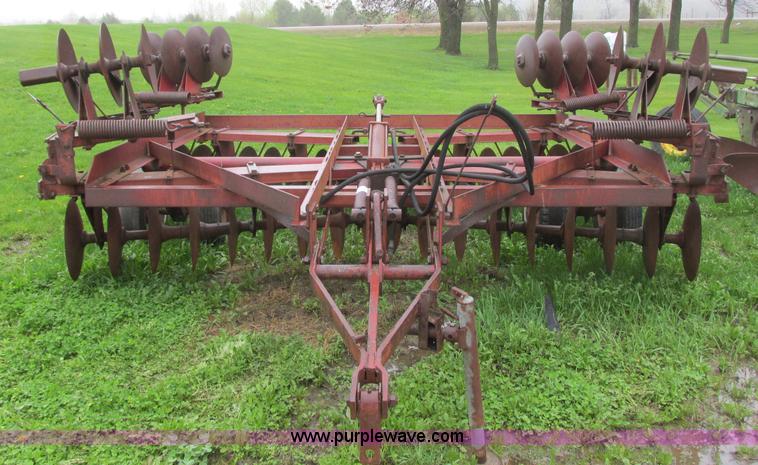 image for item I2625 International 480 tandem folding disk