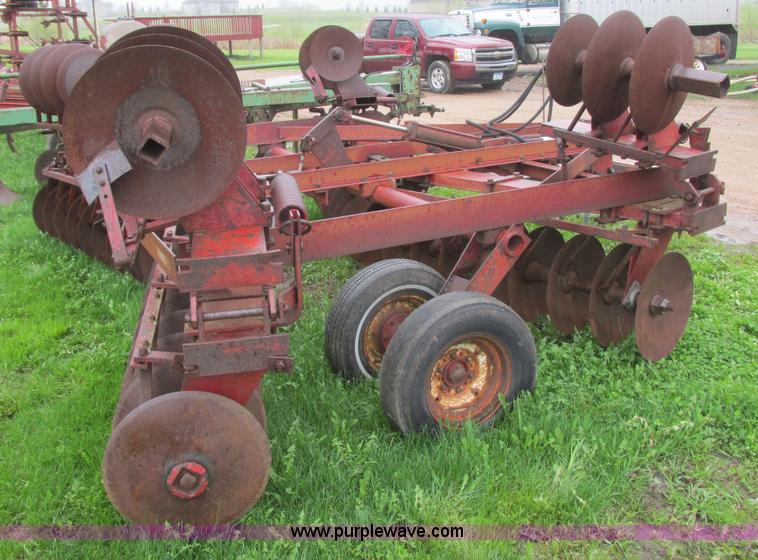 image for item I2625 International 480 tandem folding disk