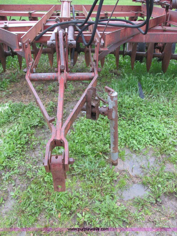 image for item I2625 International 480 tandem folding disk