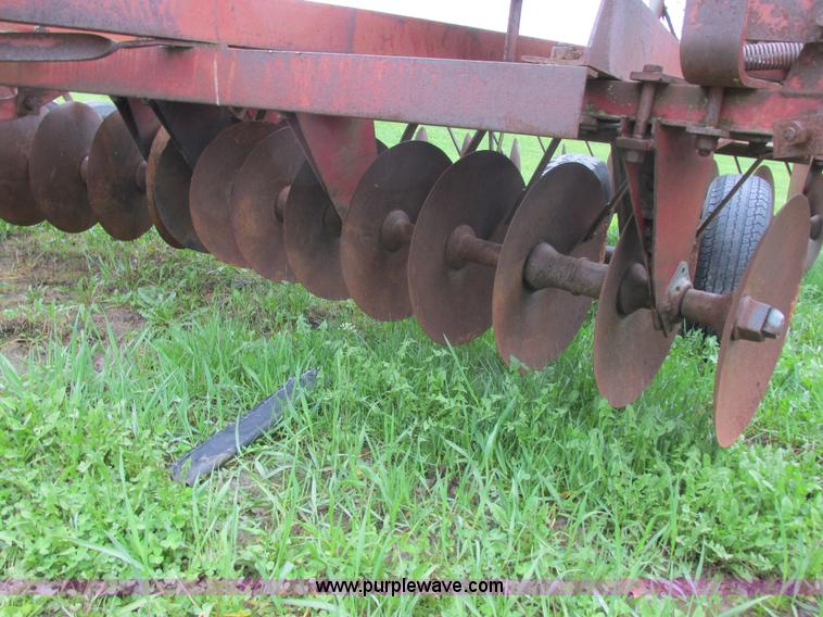 image for item I2625 International 480 tandem folding disk